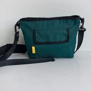 Zara green nylon crossbody fanny pack adjustable strap zip closure front pocket